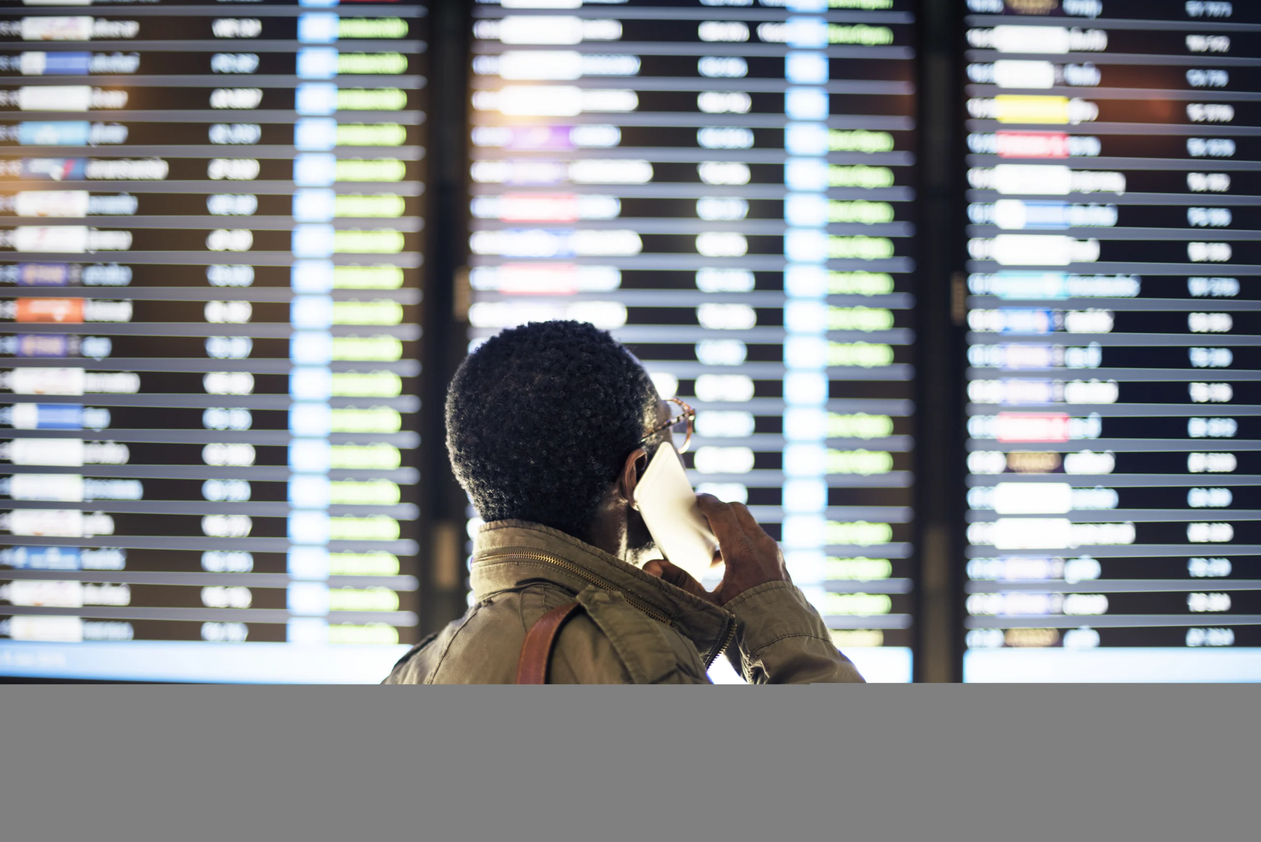 Por que pesquisar apenas um aeroporto pode fazer o agente perder boas emissões?